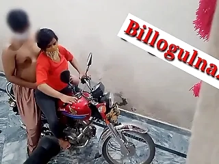 Hot XXX fucked by friend on bike hindi audio